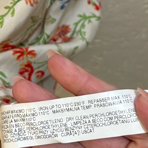 Zara 100% Silk Cream Floral Dress with Ruffled Flutter Sleeves size XS - Picture 8 of 8